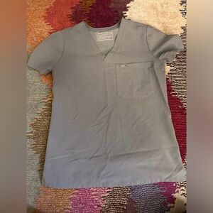 Women’s XS figs scrub top